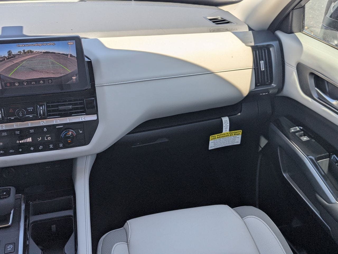 New 2026 Nissan Pathfinder SL FWD image 29
