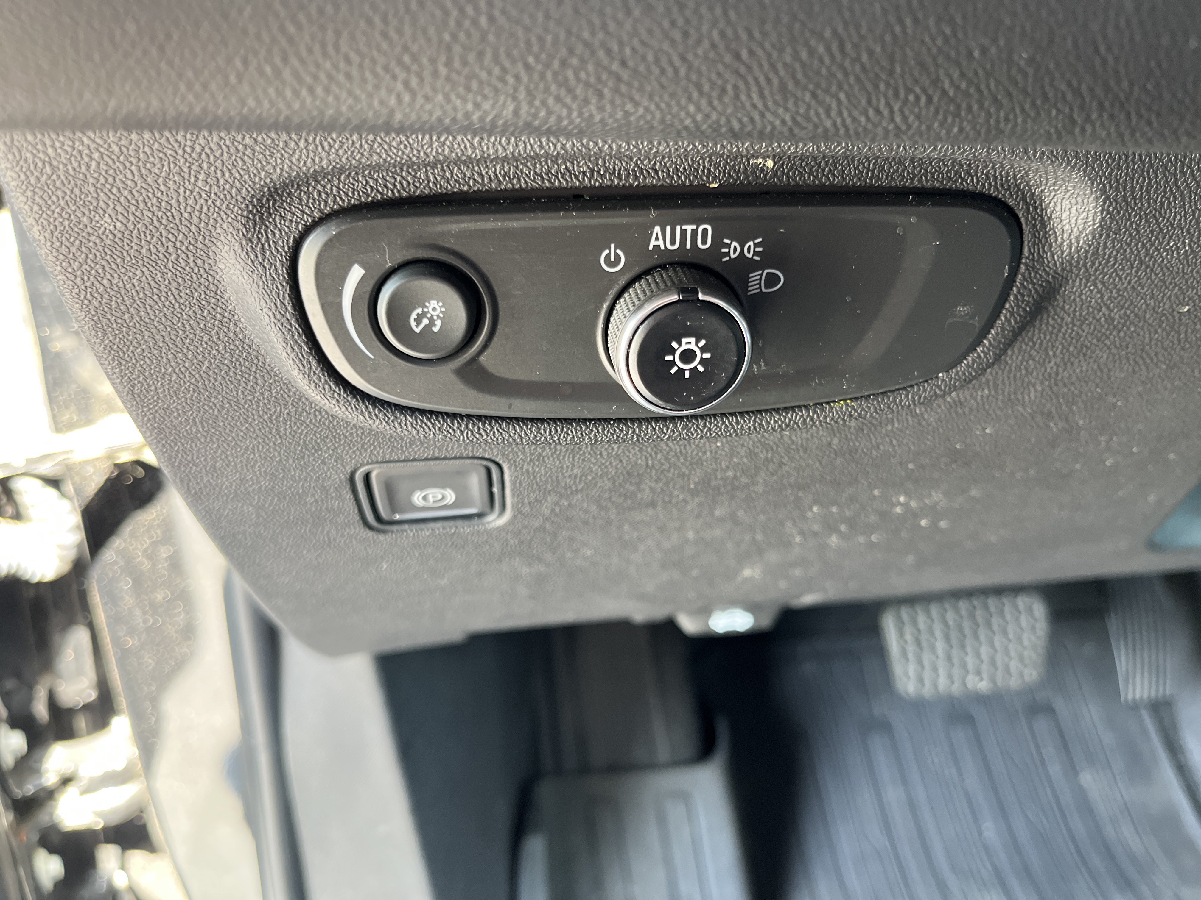Used 2023 GMC Terrain SLE w/ Driver Convenience Package AWD/4WD image 20