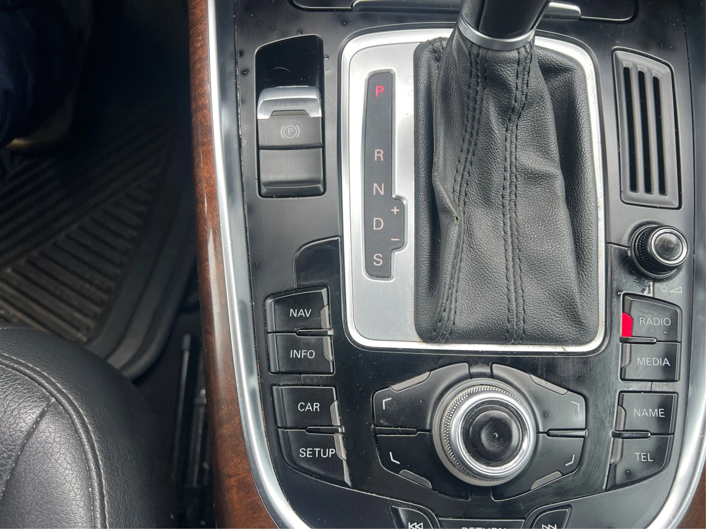 Used 2011 Audi Q5 3.2 Premium Plus w/ Audi MMI Navigation Plus Pkg image 28