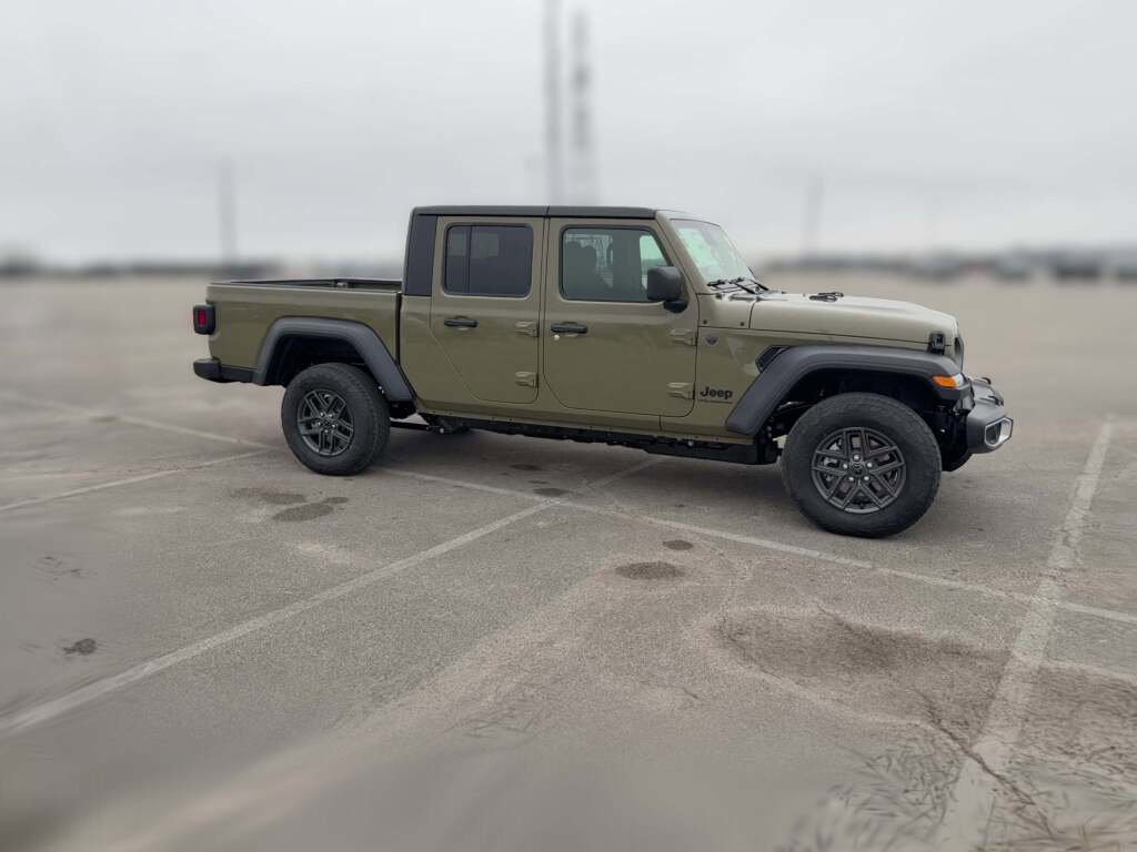New 2026 Jeep Gladiator Sport image 15