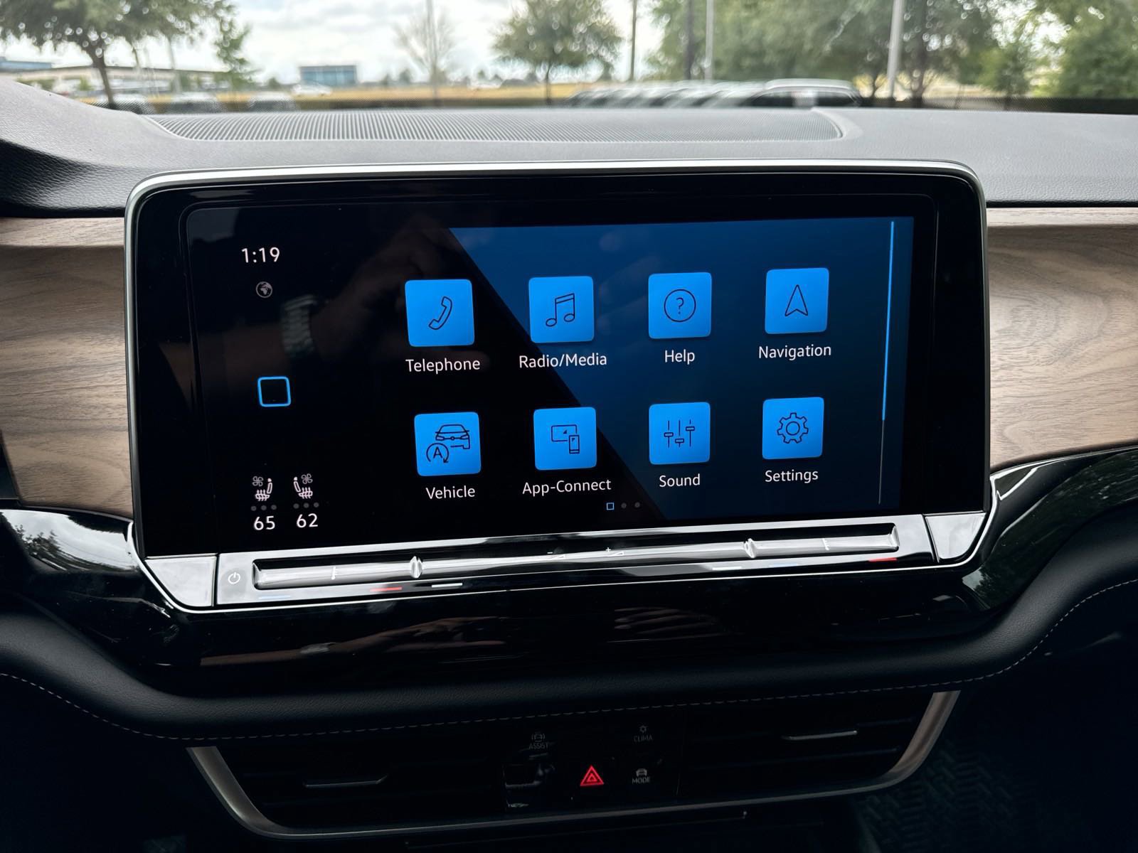 Certified 2026 Volkswagen Atlas SE image 12