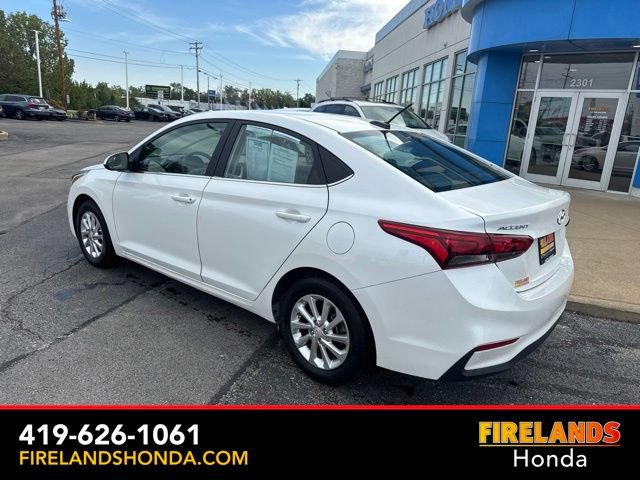 Used 2022 Hyundai Accent SEL FWD image 3