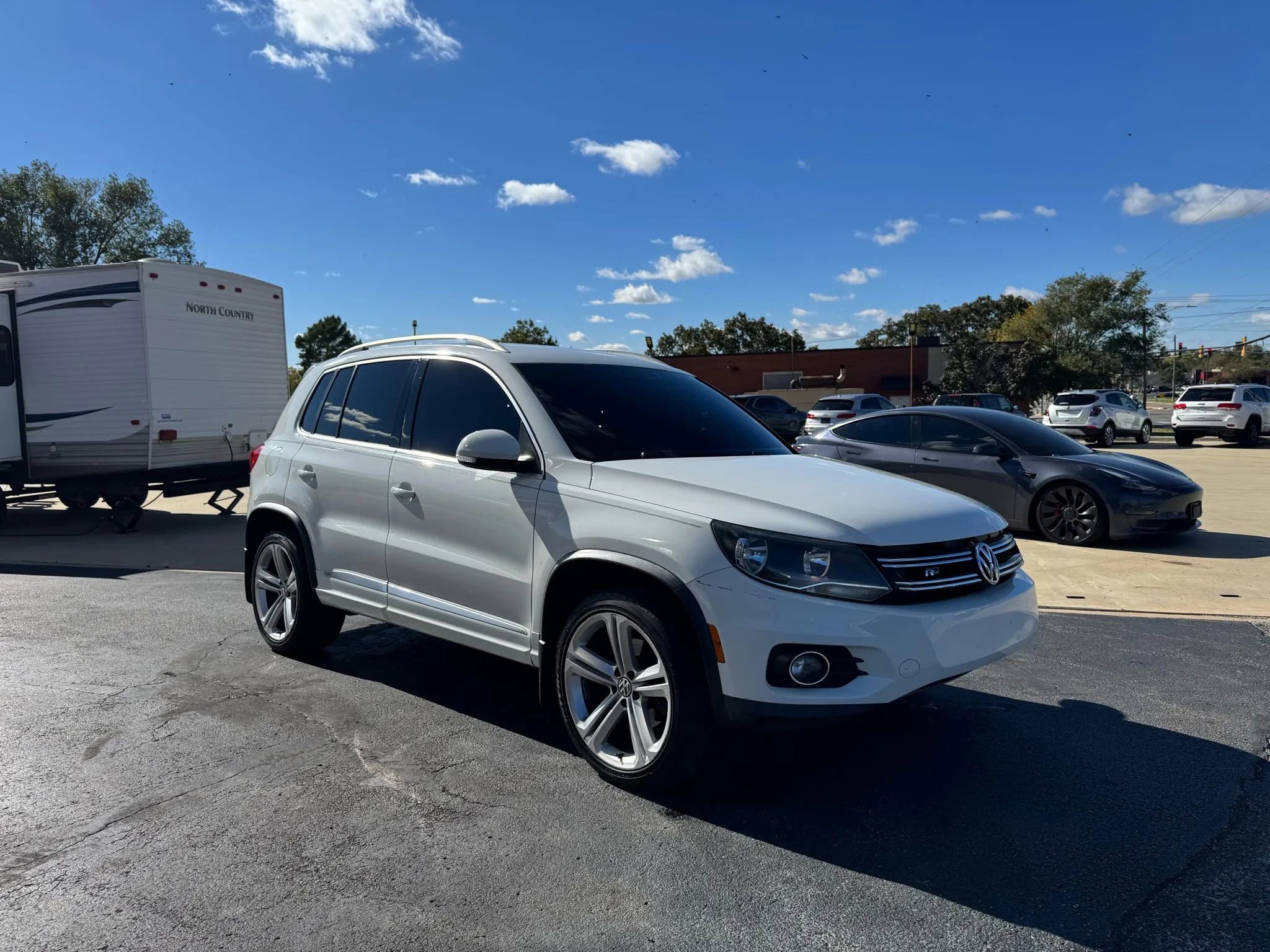Used 2016 Volkswagen Tiguan R-Line image 8