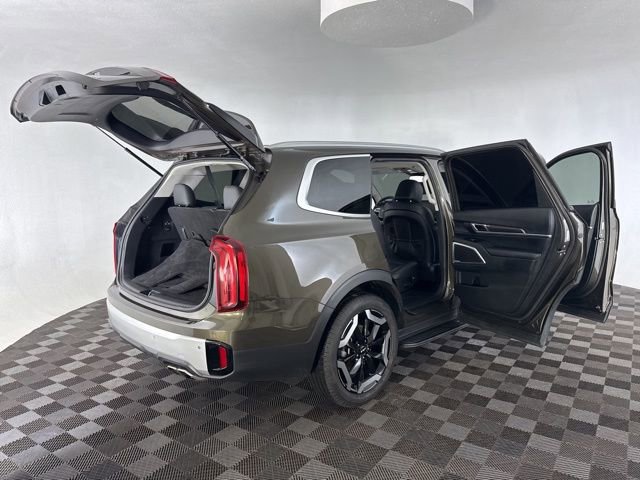 Certified 2024 Kia Telluride S w/ S Sunroof Package image 16