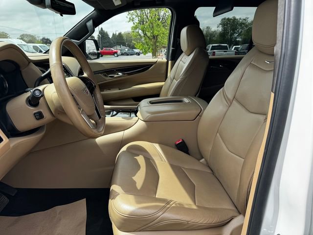 Used 2020 Cadillac Escalade Platinum RWD image 22