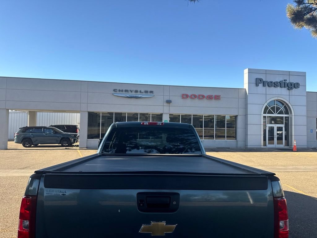 Used 2011 Chevrolet Silverado 2500 LT w/ Interior Plus Package AWD/4WD image 11
