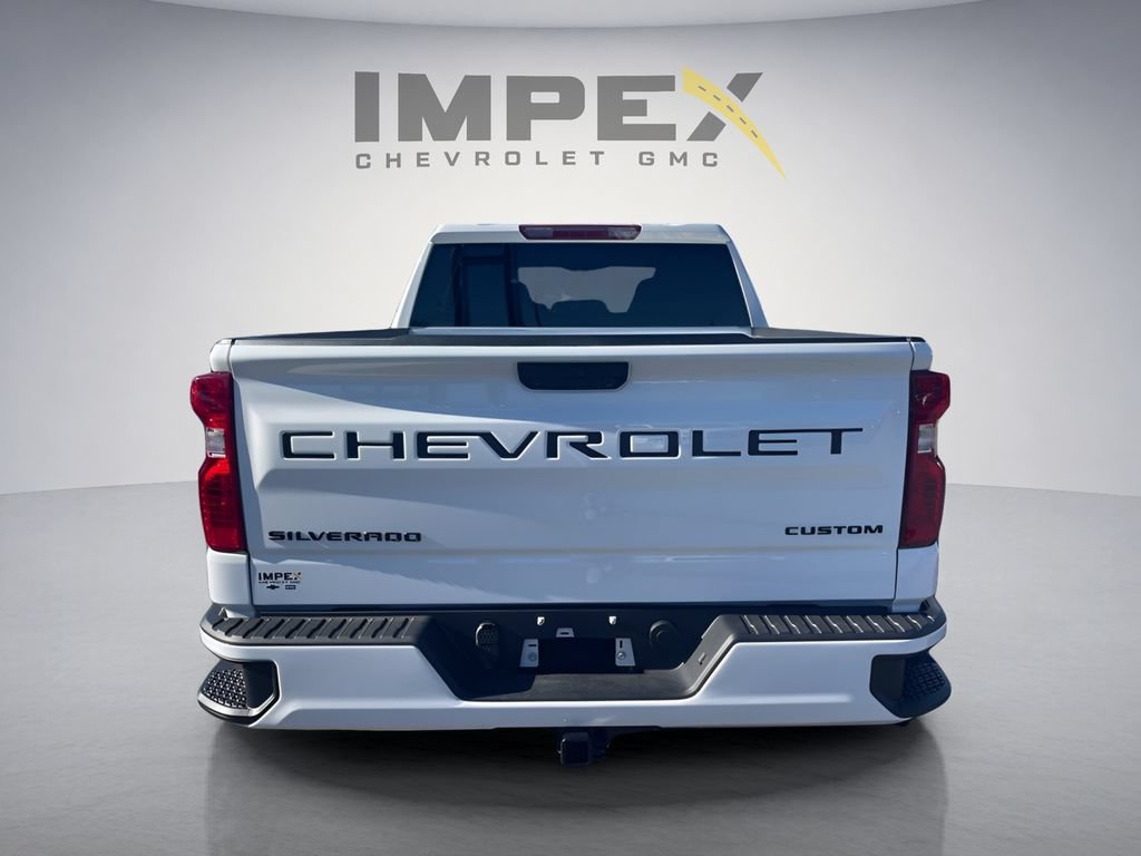 Used 2025 Chevrolet Silverado 1500 Custom w/ Turbomax Blackout Package AWD/4WD image 4