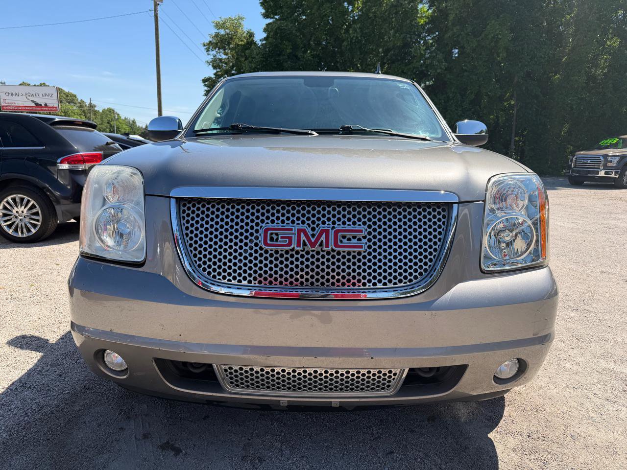 Used 2012 GMC Yukon XL Denali RWD image 7