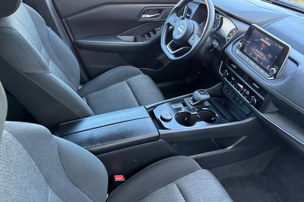 Used 2024 Nissan Rogue SV image 16