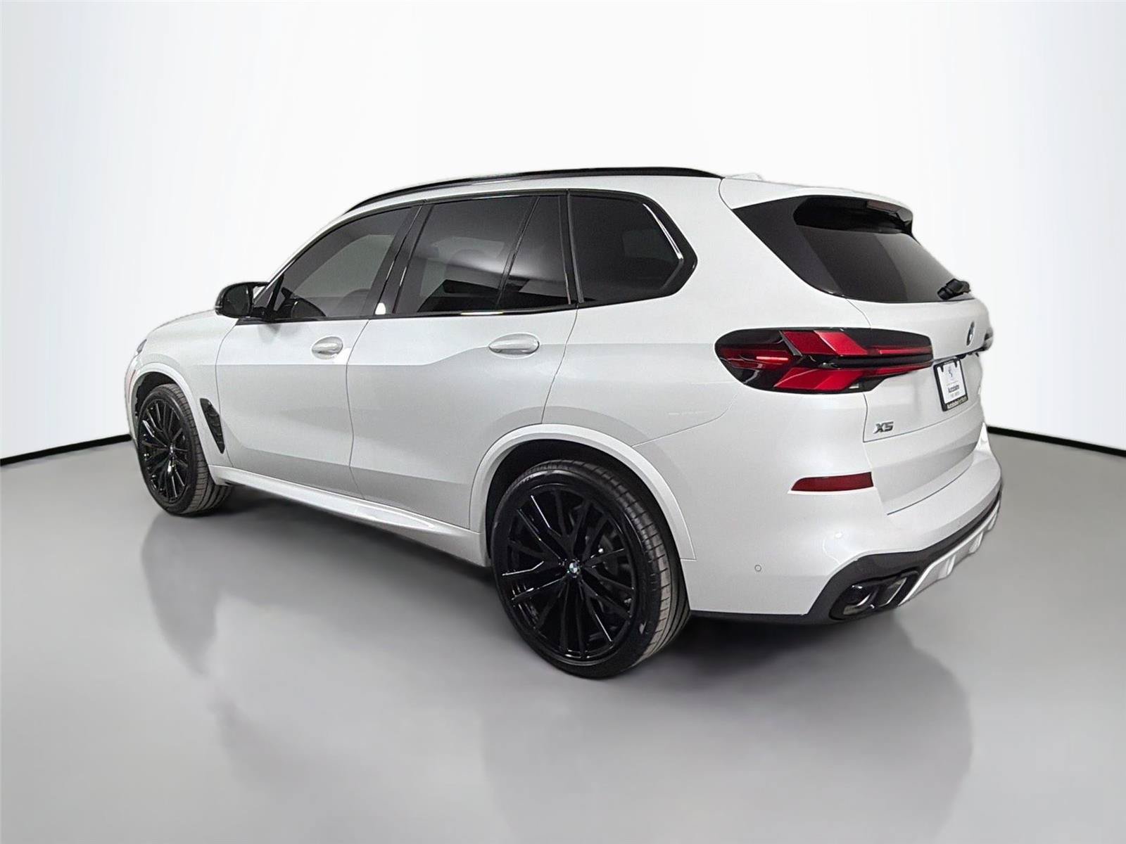 New 2026 BMW X5 M60i AWD/4WD image 7