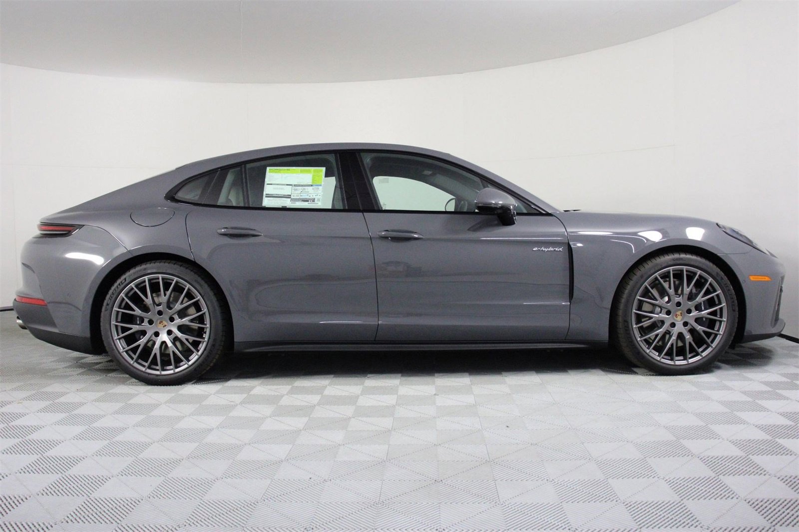 New 2026 Porsche Panamera 4 image 8