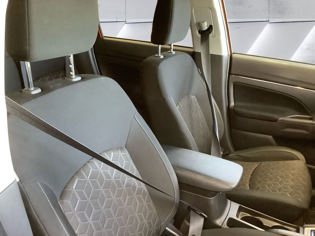 Used 2022 Mitsubishi Outlander Sport SE image 14