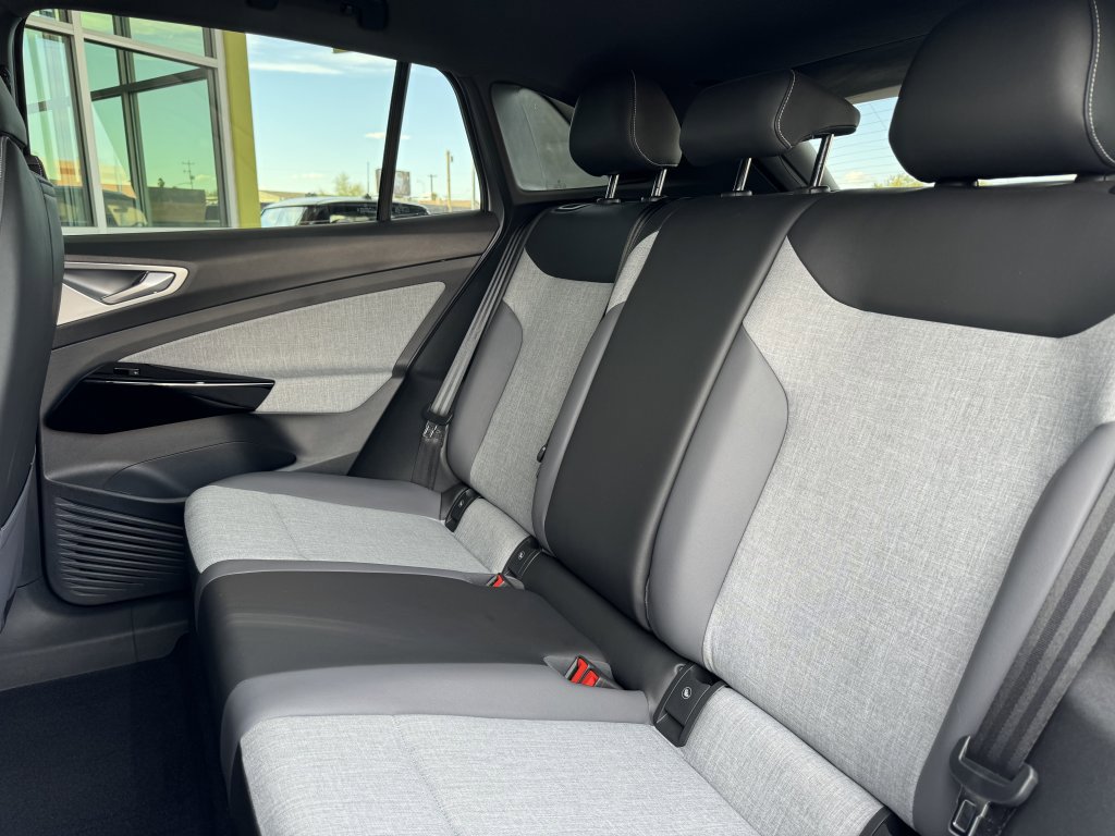 Used 2023 Volkswagen ID.4 Pro image 34