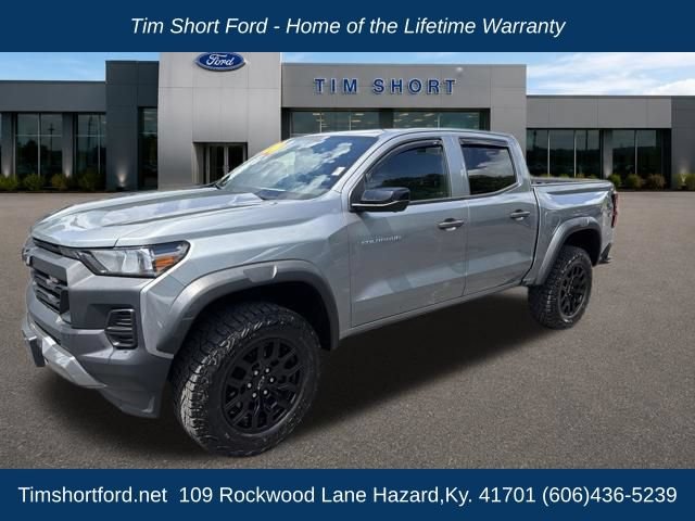 Used 2024 Chevrolet Colorado Trail Boss w/ Technology Package AWD/4WD image 1