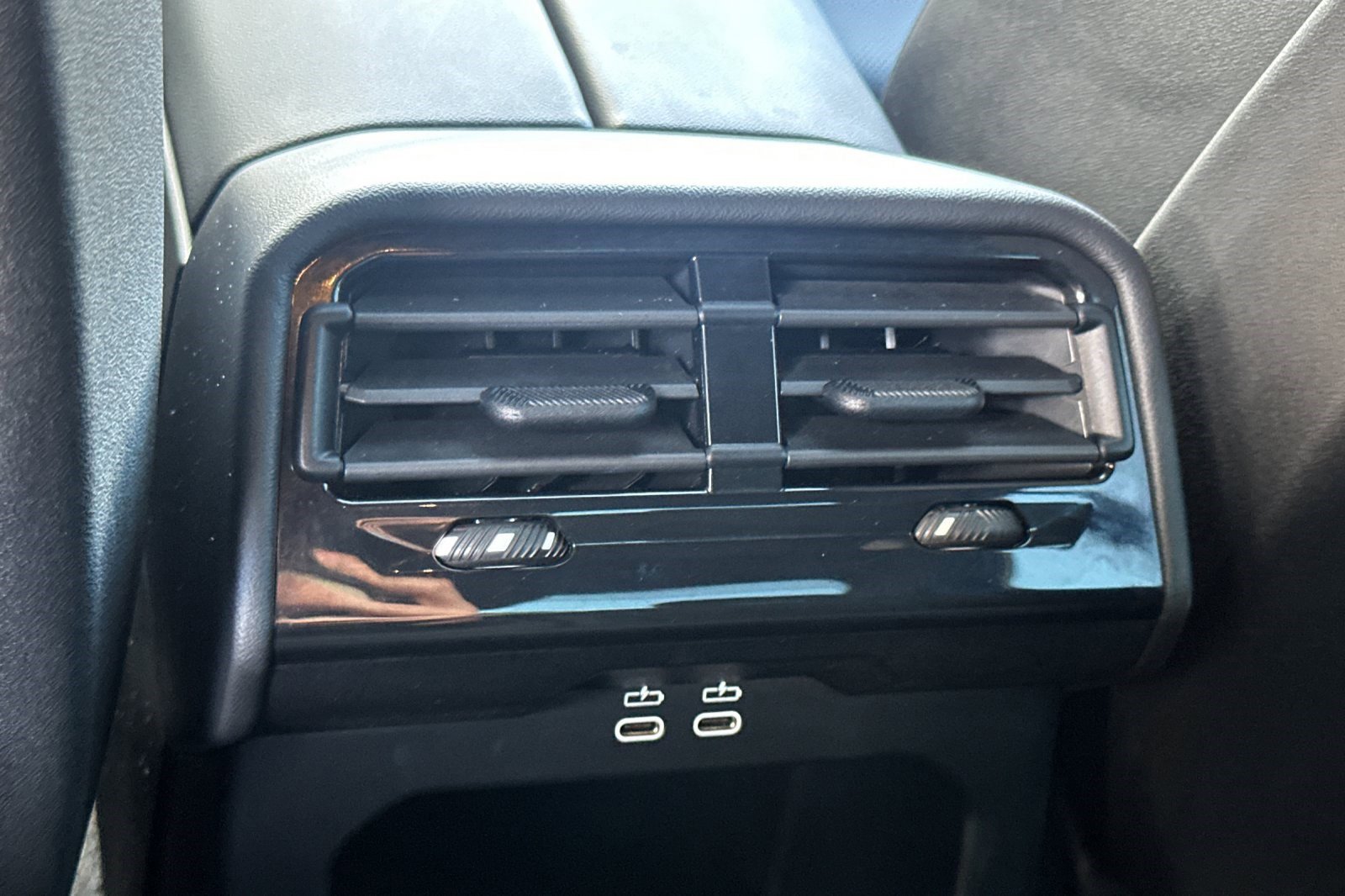 Used 2026 BMW 540i xDrive w/ M Sport Package AWD/4WD image 16