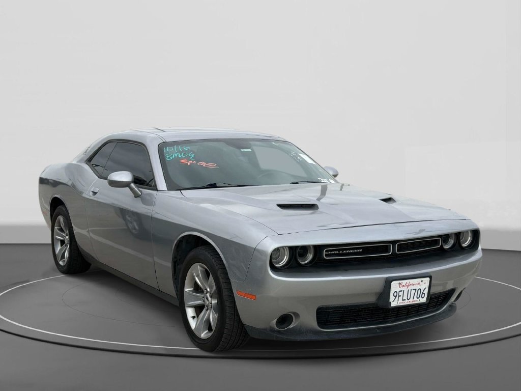Used 2015 Dodge Challenger SXT w/ Sound Group RWD image 3