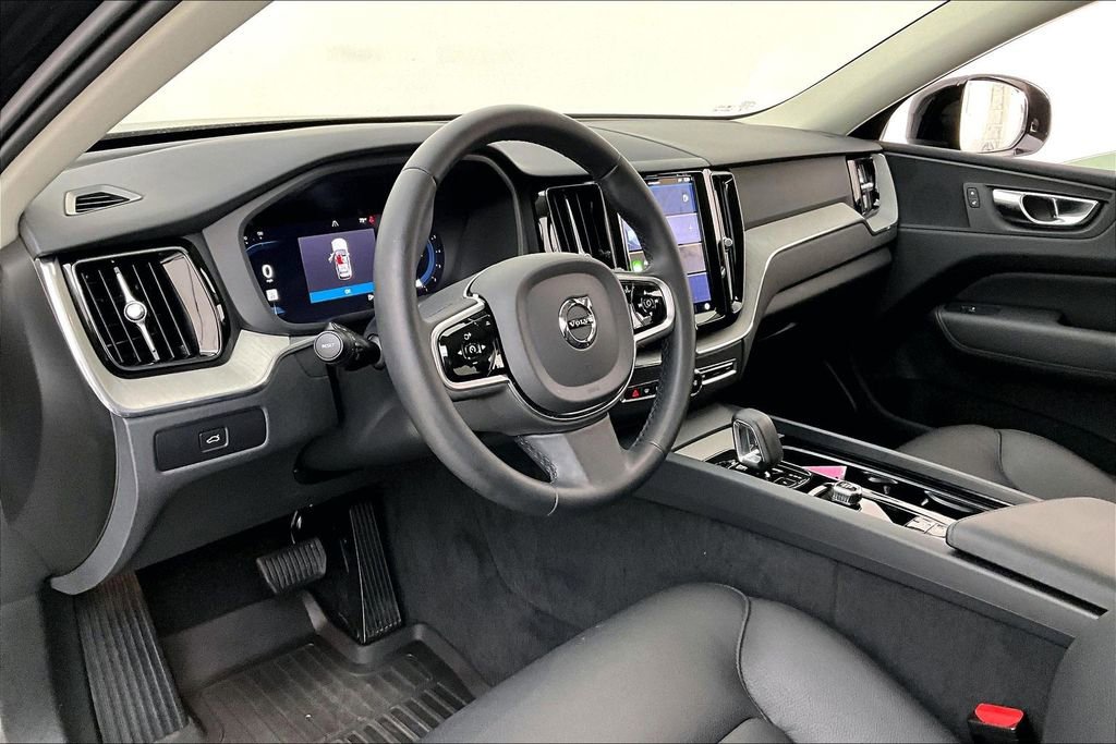 Used 2025 Volvo XC60 B5 Plus w/ Protection Package Premier image 16