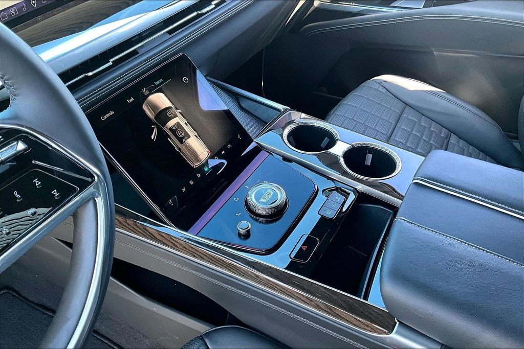 Used 2025 Cadillac Escalade Sport Platinum w/ LPO, ONYX Package image 3