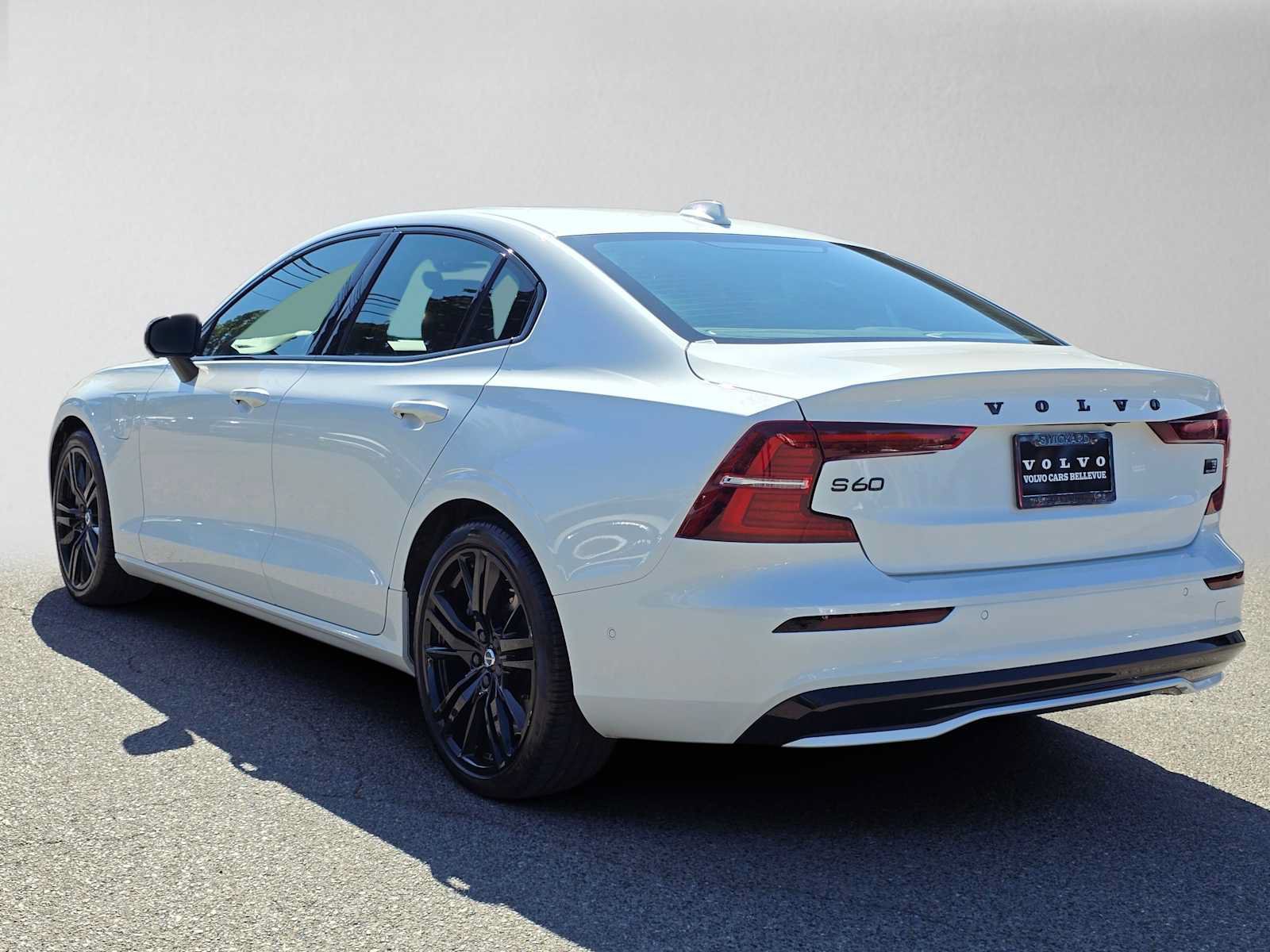 Certified 2024 Volvo S60 T8 Ultimate w/ Climate Package AWD/4WD image 6
