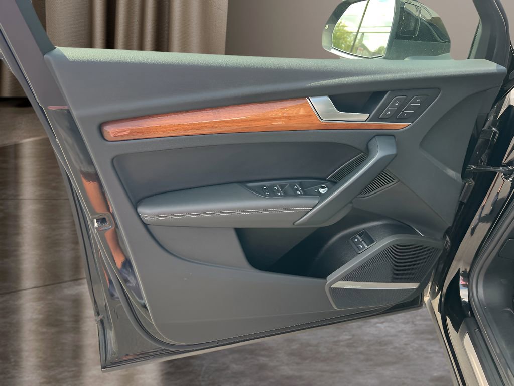 Used 2023 Audi Q5 e Premium Plus w/ Premium Plus Package image 20