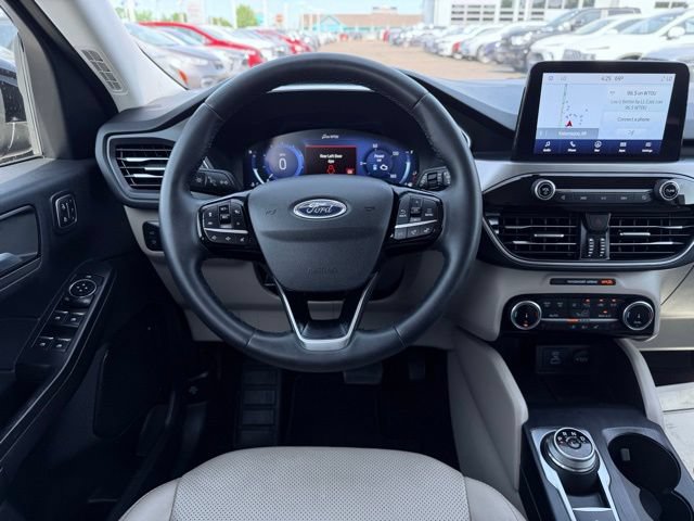 Used 2022 Ford Escape Titanium AWD/4WD image 26