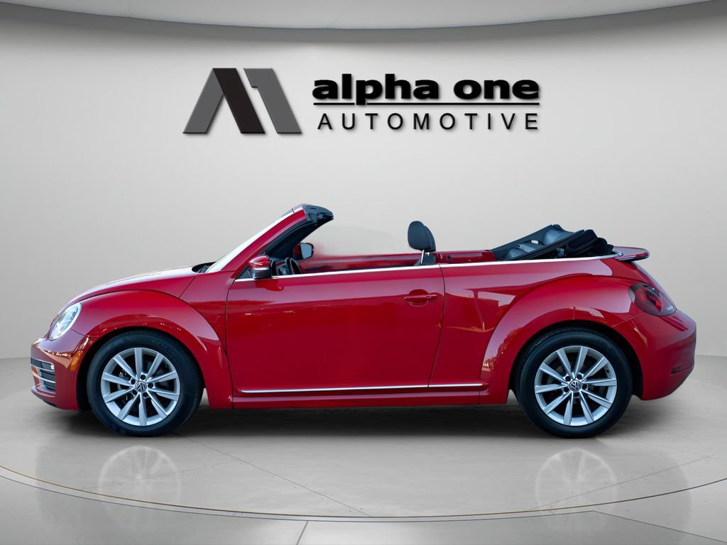 Used 2018 Volkswagen Beetle 2.0T S w/ Style & Comfort Package FWD image 9