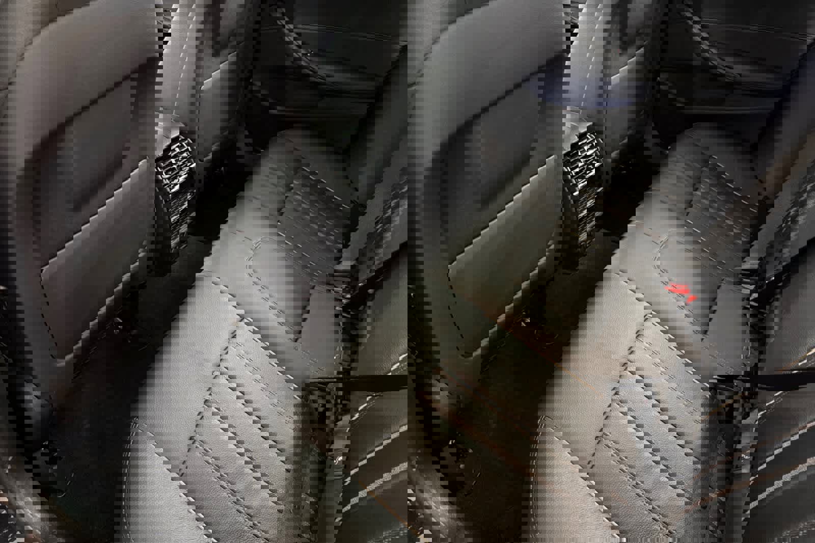 Used 2019 BMW 530e w/ Convenience Package image 4