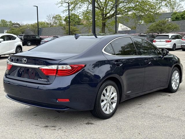 Used 2015 Lexus ES 300h w/ Navigation System Package FWD image 5