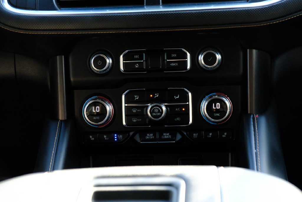 Used 2023 GMC Yukon AT4 w/ AT4 Premium Plus Package AWD/4WD image 26