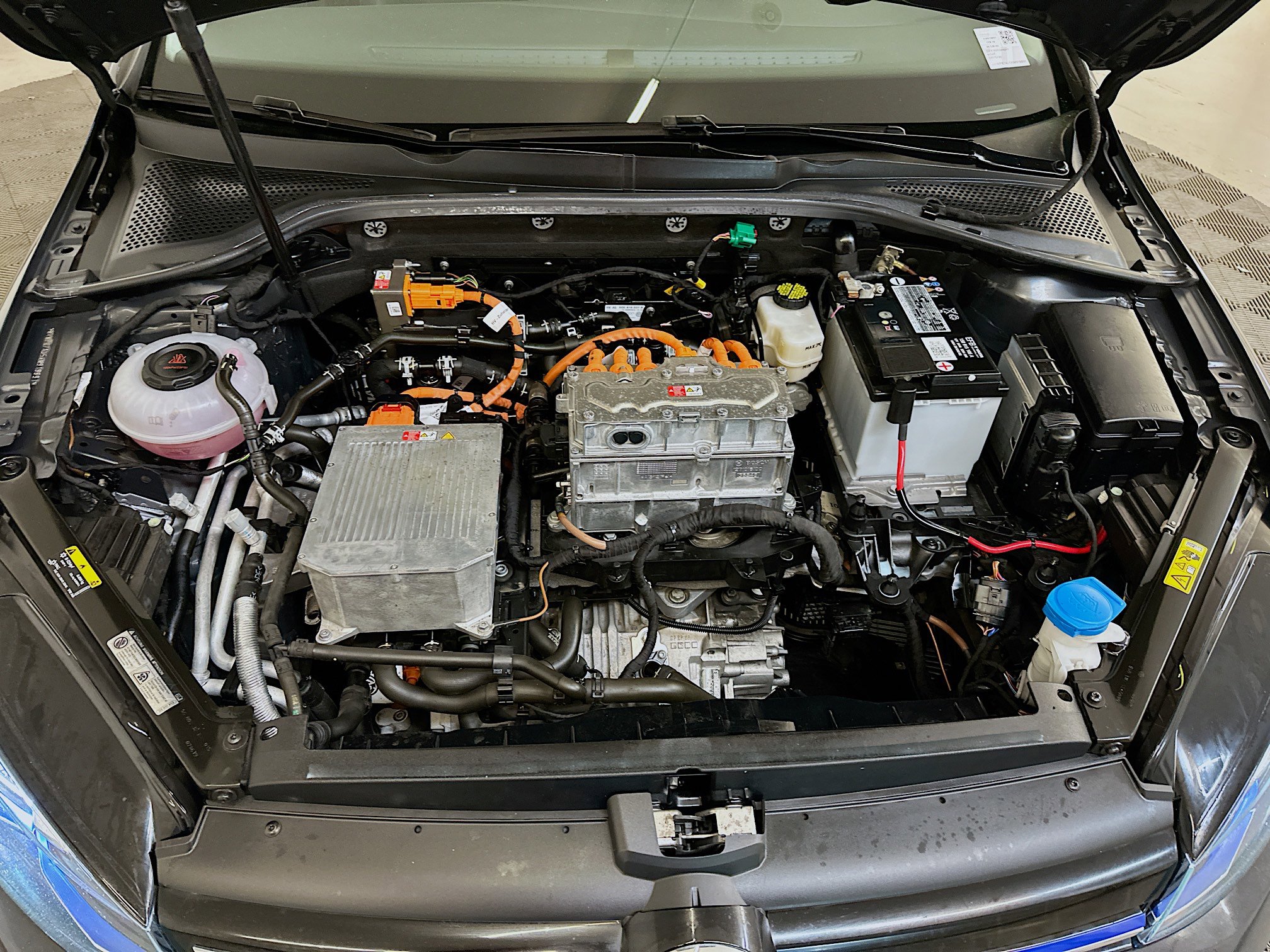 Used 2019 Volkswagen e-Golf SEL Premium image 34