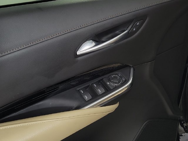 Used 2024 Cadillac XT4 Luxury w/ Cold Weather Package FWD image 23
