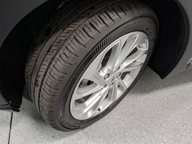 New 2027 Chevrolet Bolt LT w/ Comfort Package FWD image 8