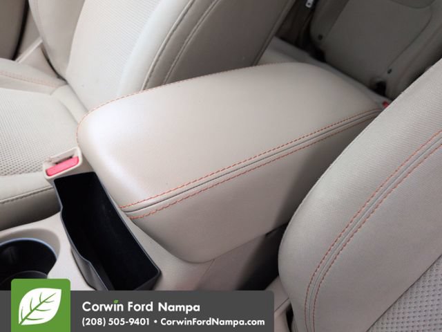 Used 2019 Jeep Cherokee Latitude w/ Cold Weather Group AWD/4WD image 19