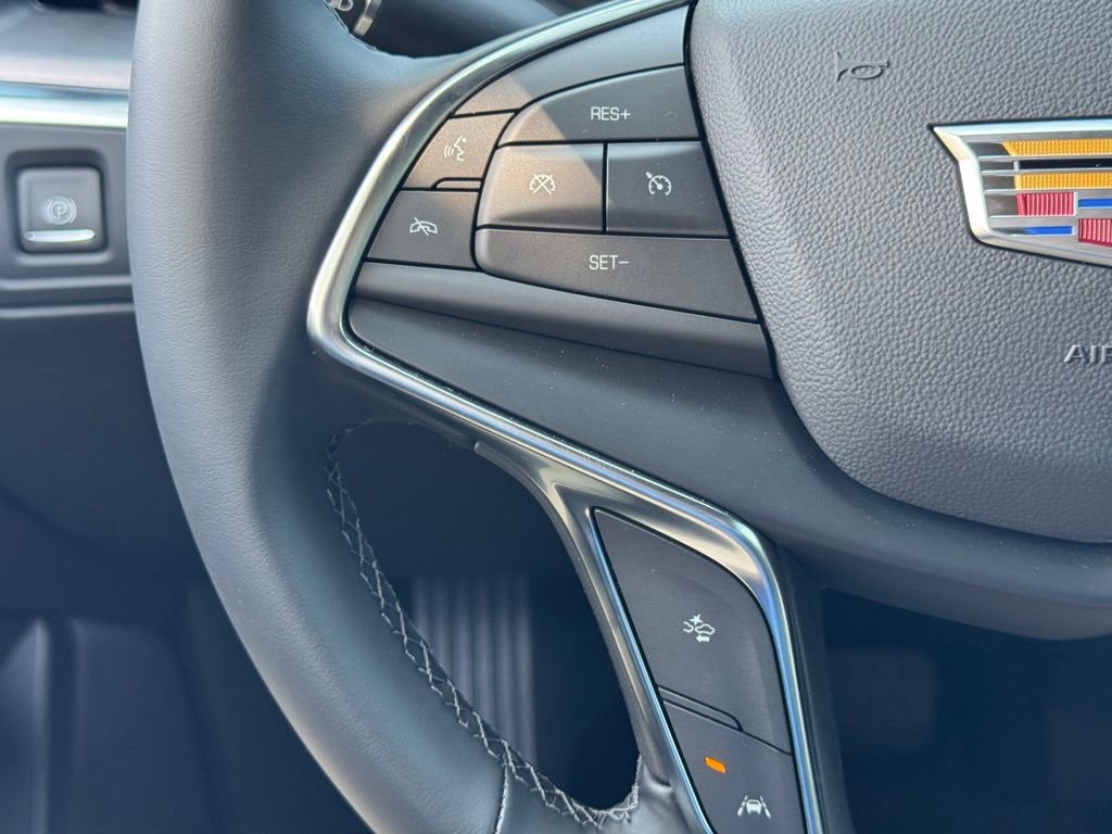 New 2025 Cadillac XT5 Luxury image 24