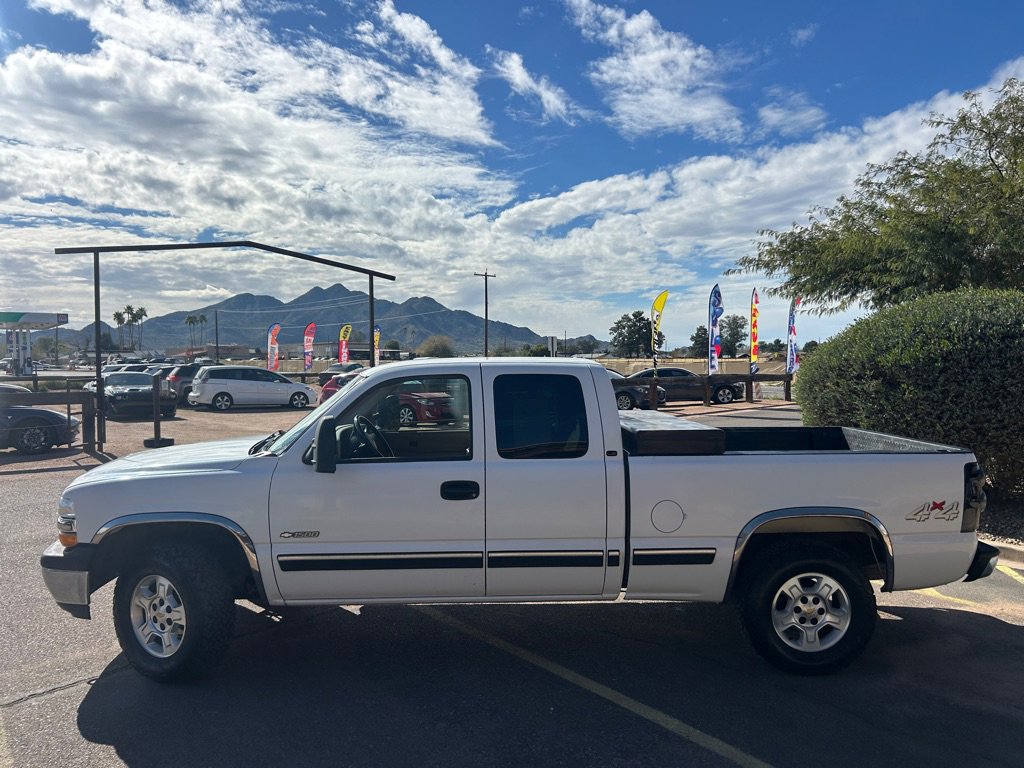 Used 2002 Chevrolet Silverado 1500 LS w/ Heavy Duty Suspension Pkg image 2