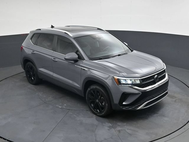 Used 2023 Volkswagen Taos SE w/ Panoramic Sunroof Package AWD/4WD image 22