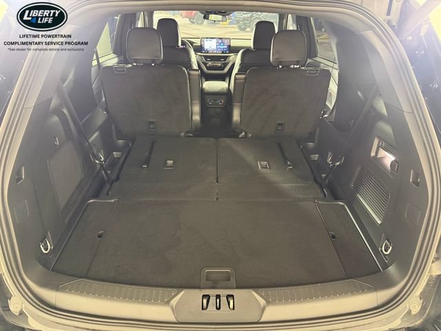 Used 2025 Ford Explorer ST-Line AWD/4WD image 17