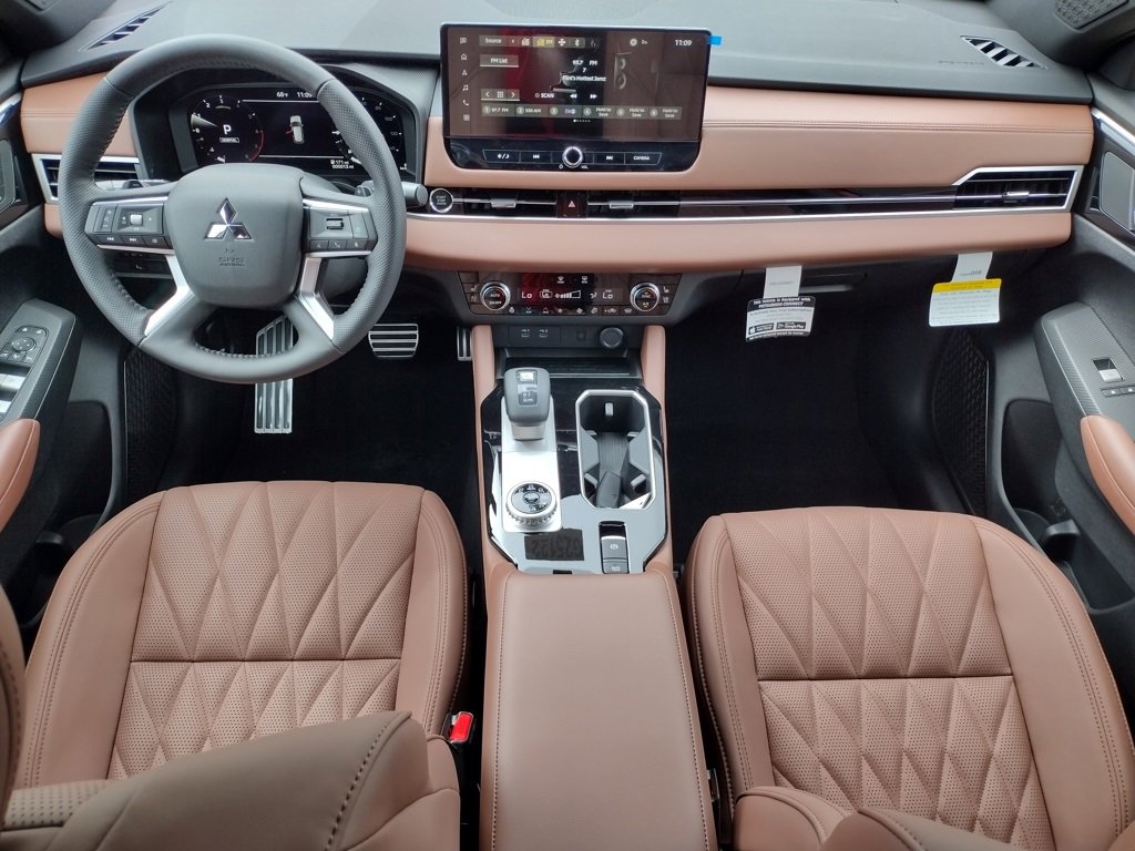 New 2025 Mitsubishi Outlander SEL image 8