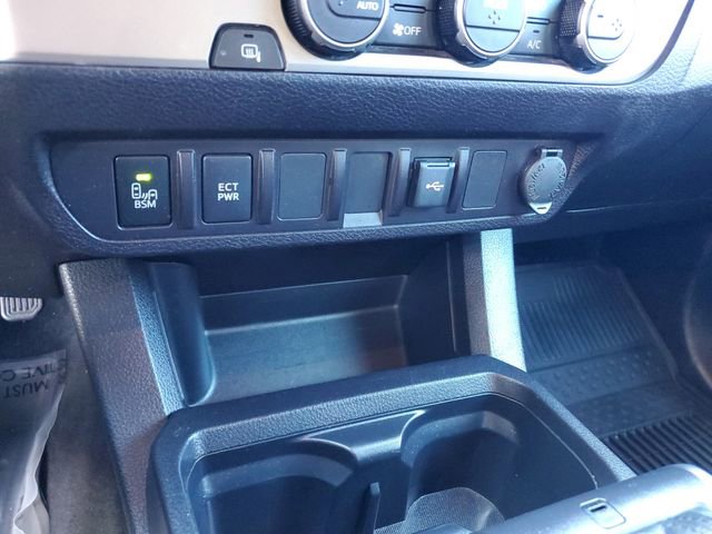 Used 2022 Toyota Tacoma SR5 w/ Technology Package image 24