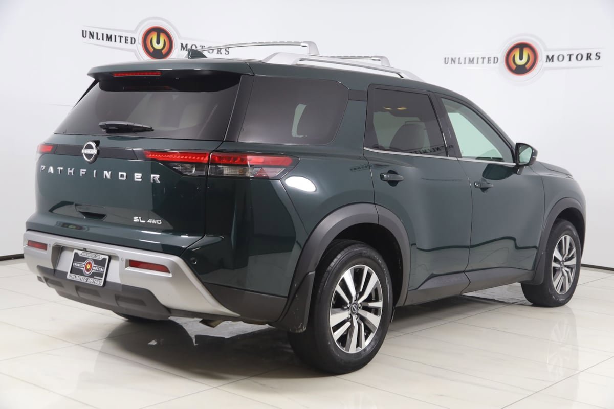 Used 2022 Nissan Pathfinder SL AWD/4WD image 3