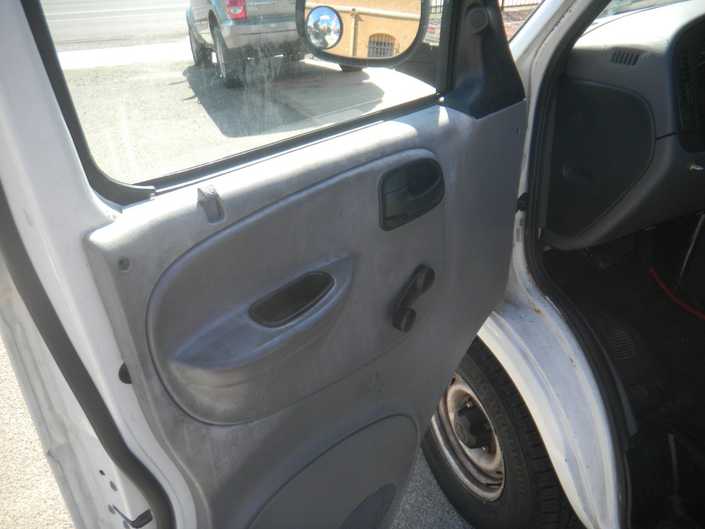 Used 2000 Dodge B1500 RWD image 13