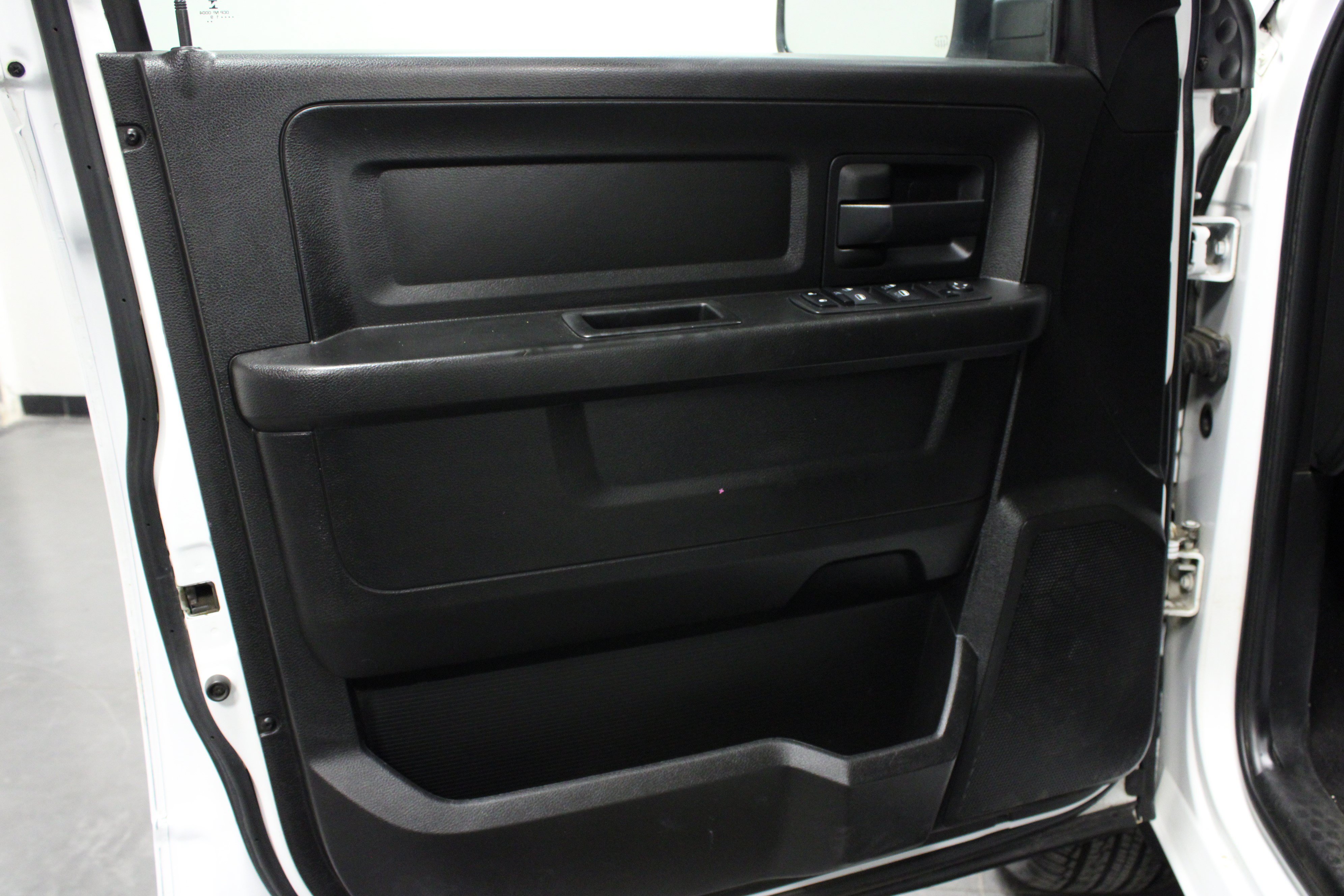 Used 2019 RAM 1500 Express w/ Wheel & Sound Group AWD/4WD image 11