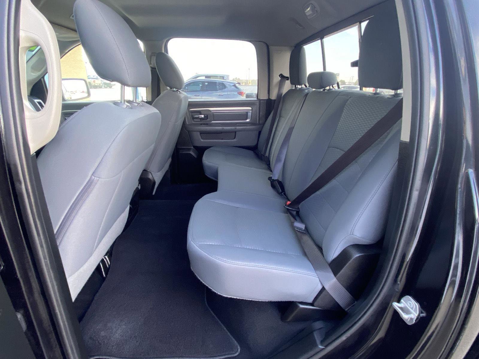 Used 2019 RAM 1500 Classic SLT RWD image 21