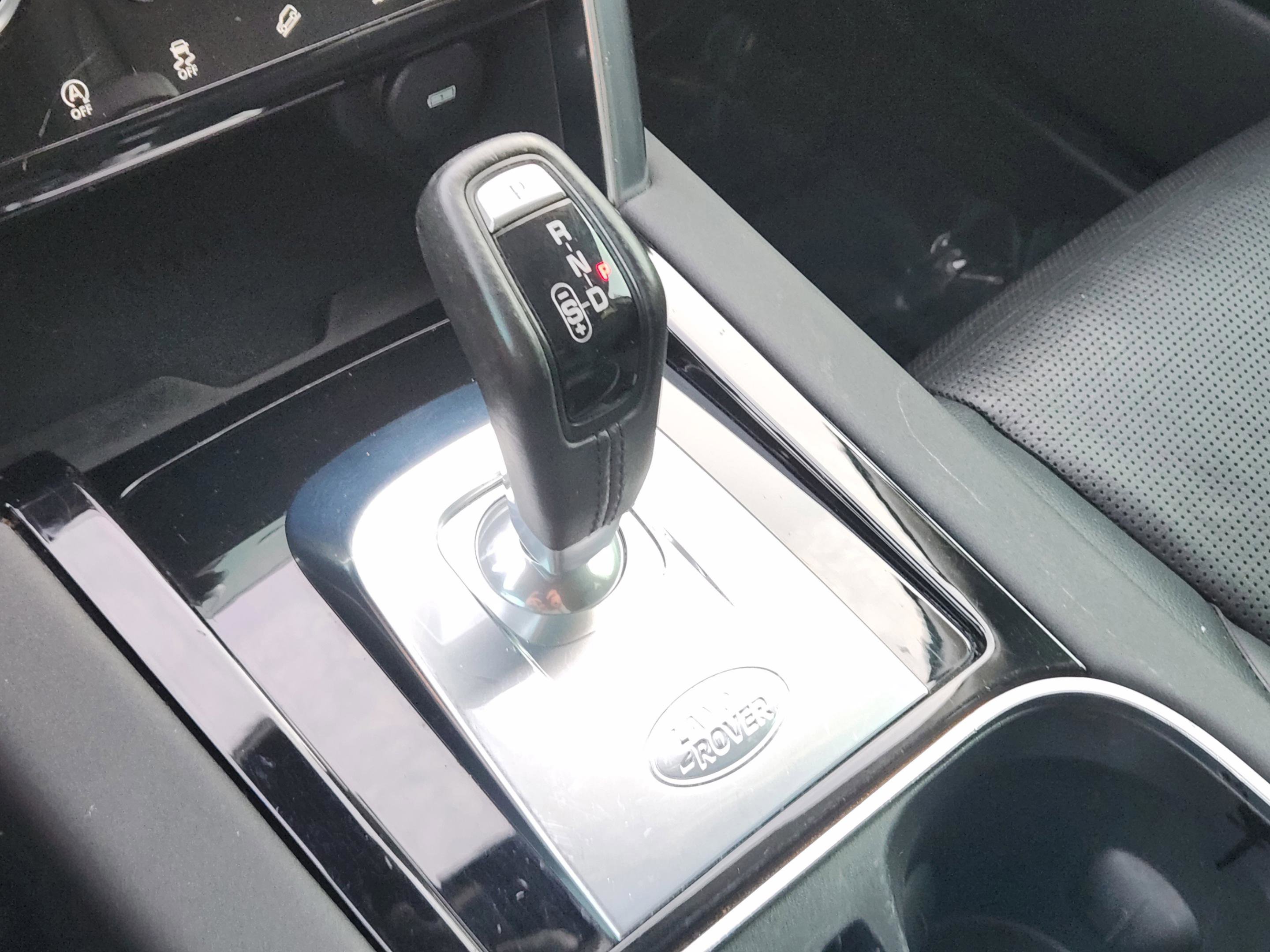 Used 2020 Land Rover Discovery Sport S image 19