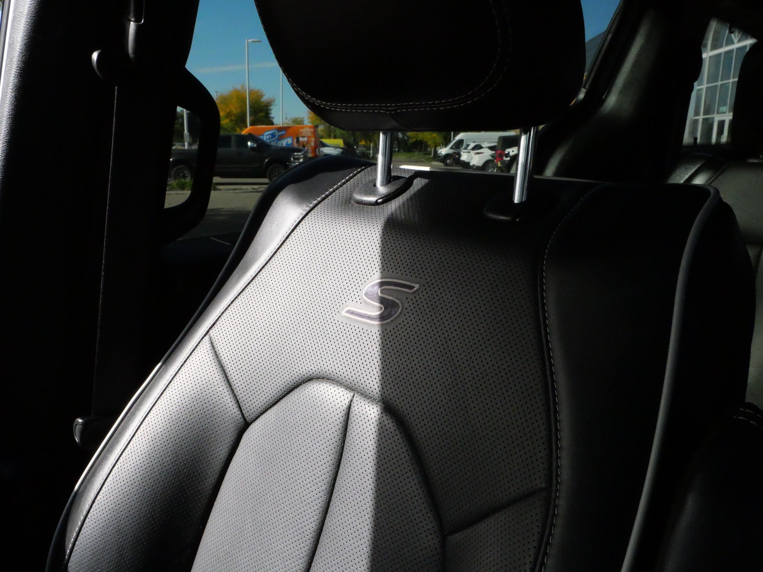 Used 2025 Chrysler Pacifica Limited FWD image 32