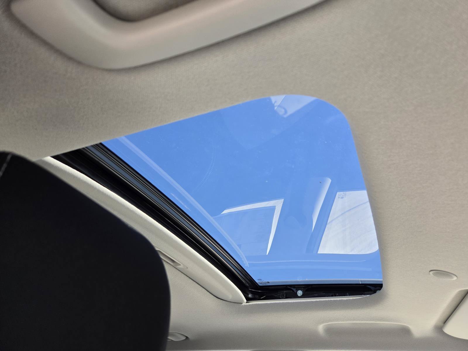 New 2026 Hyundai Venue SEL FWD image 8