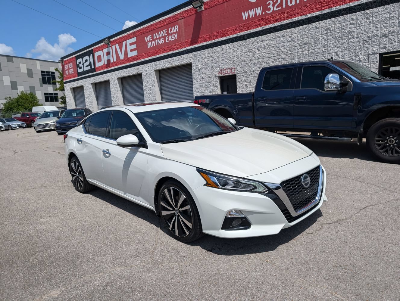 Used 2021 Nissan Altima 2.5 Platinum AWD/4WD image 1