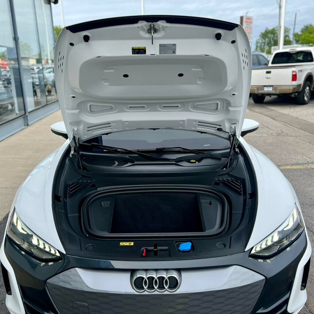 Used 2022 Audi e-tron GT Premium Plus AWD/4WD image 11