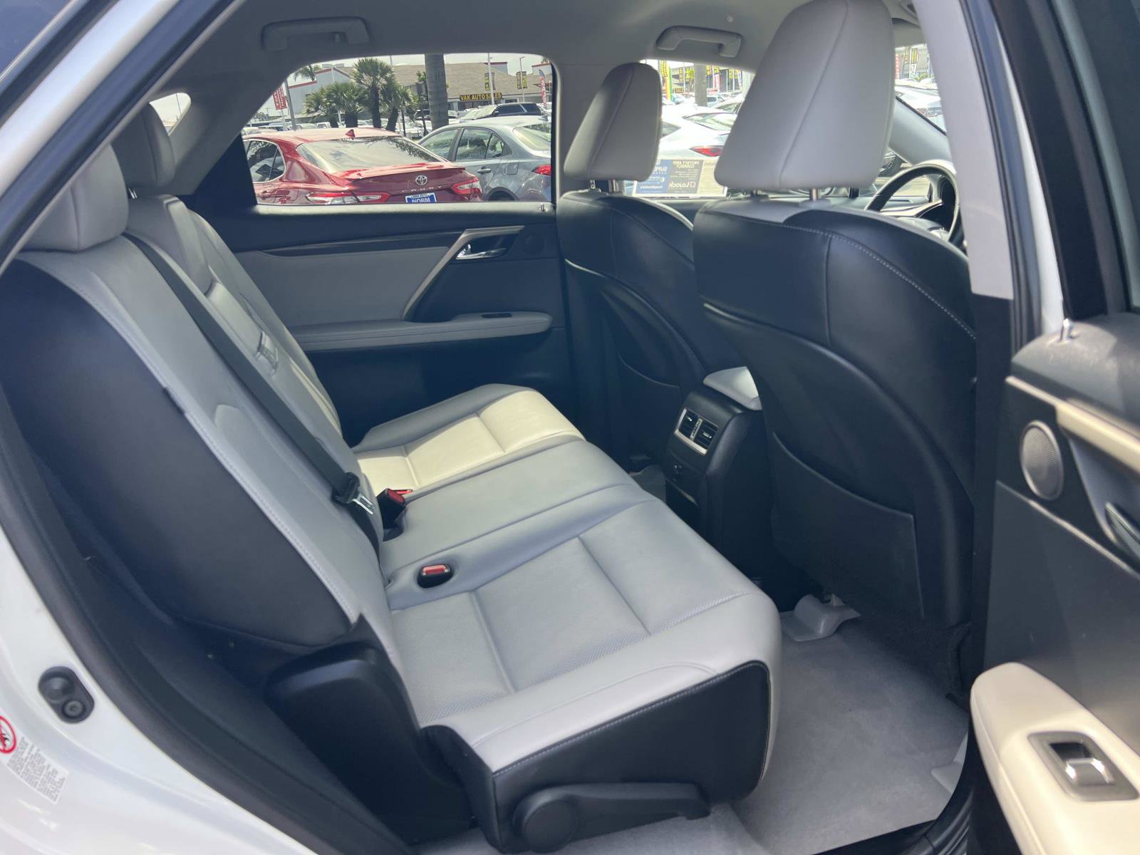 Used 2018 Lexus RX 350 FWD w/ Accessory Package image 31