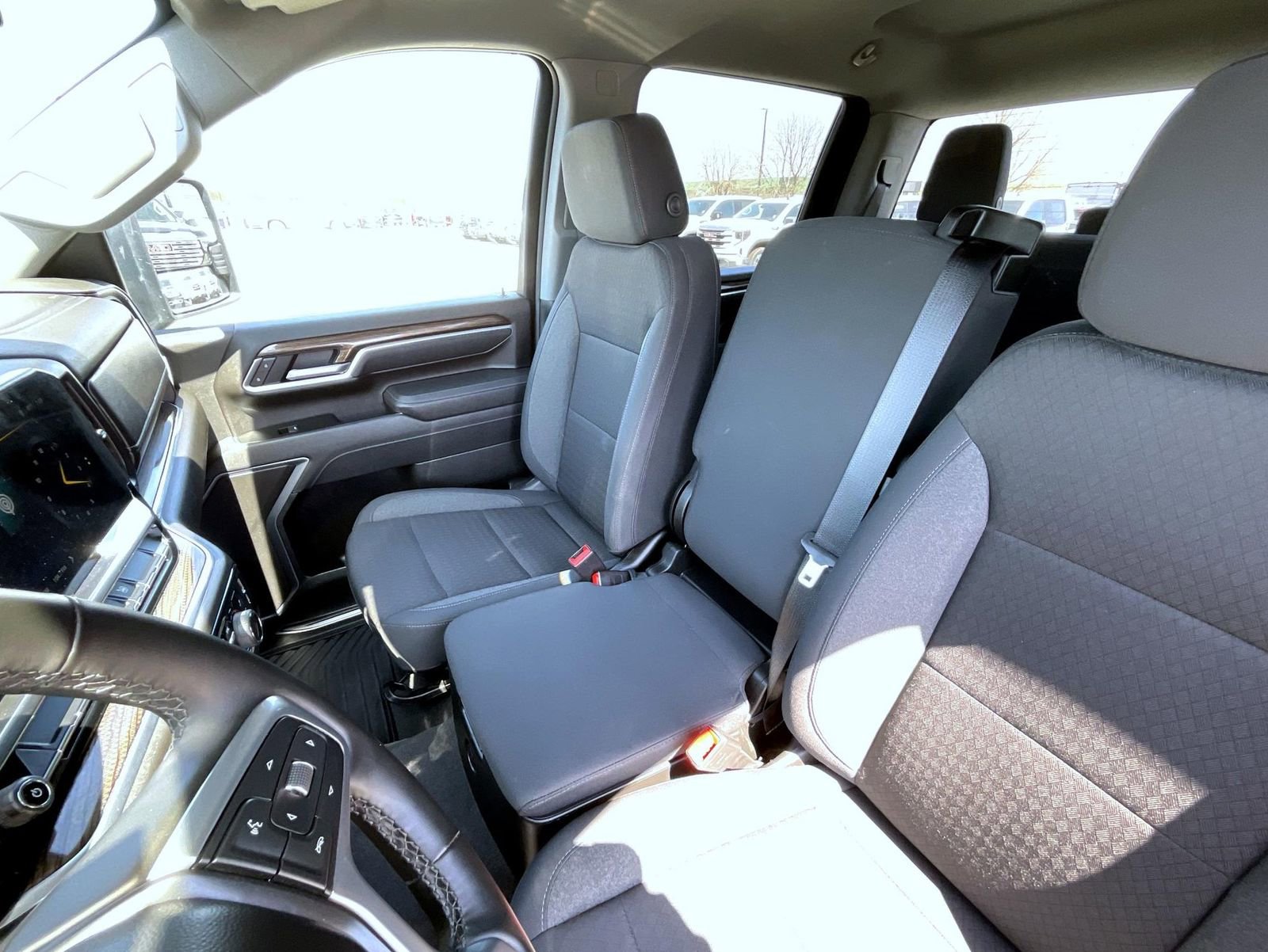 Used 2025 Chevrolet Silverado 2500 LT w/ Convenience Package image 11